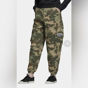 Adidas Green Camo Cargo Track Pant Jogger - size M